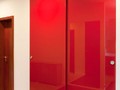 Красная раздвижная дверь из стекла (230 х 110 см)